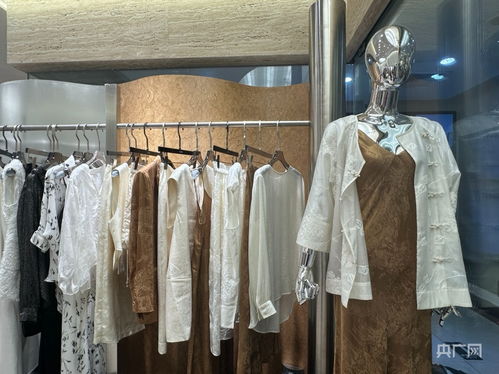 深圳南油原創新中式服裝走俏市場，引領服飾批發新風尚